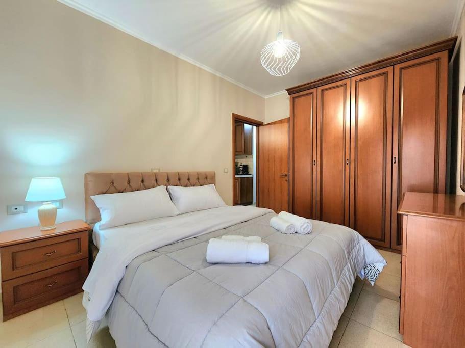 One Bd Flat Near Center With 24H Self Check In Tirana Exterior foto
