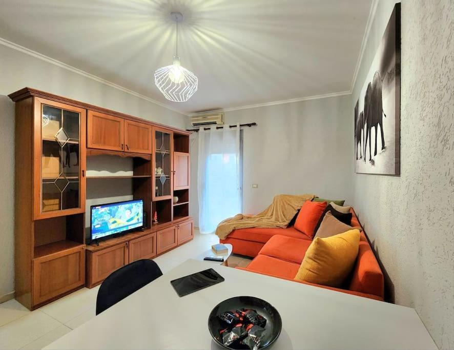 One Bd Flat Near Center With 24H Self Check In Tirana Exterior foto