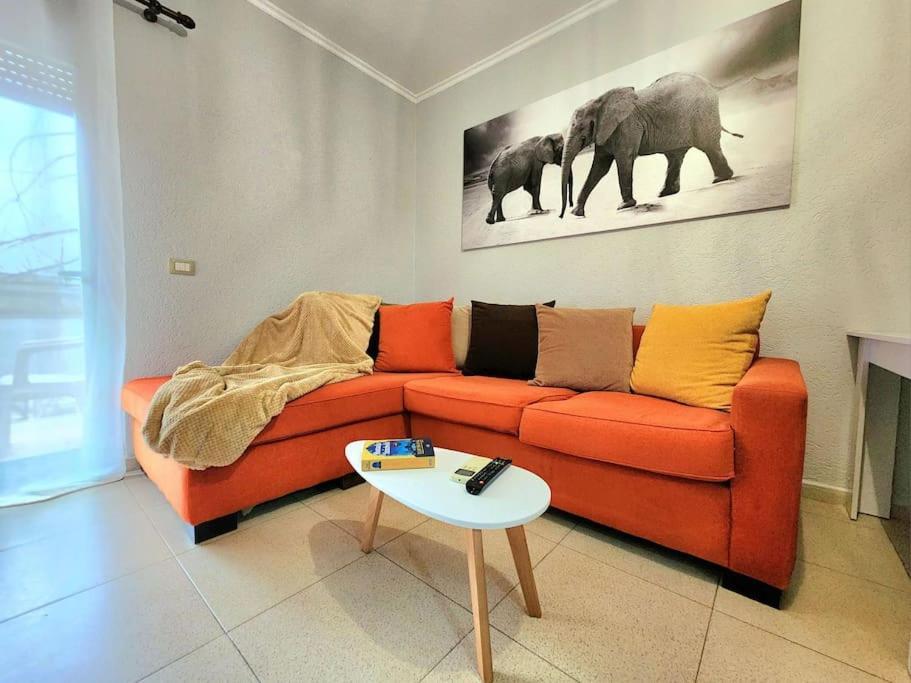 One Bd Flat Near Center With 24H Self Check In Tirana Exterior foto